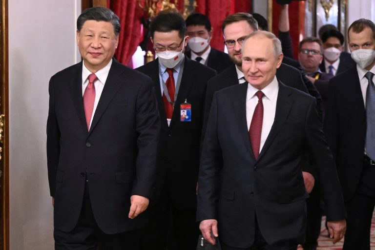 Čínsky prezident Si Ťin-pching pokračuje v trojdňovej návšteve Ruska.