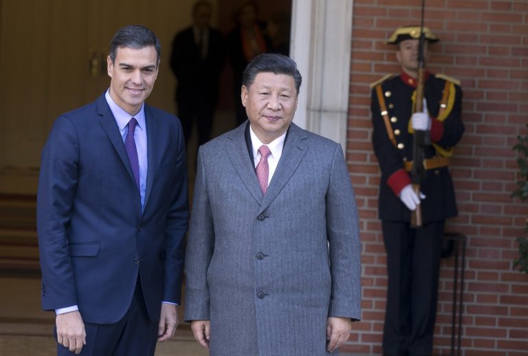 Čínsky prezident pozval španielskeho premiéra na štátnu návštevu koncom marca