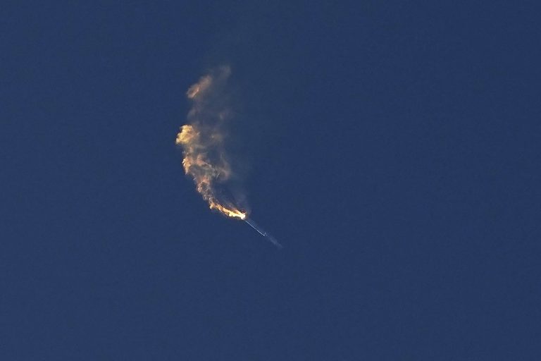 Raketa Starship niekoľko minút po štarte vybuchla